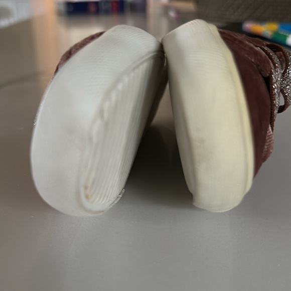 Old Navy Dusty Pink Velvet Slip On Shoes - Toddler Size 8 - Picture 10 of 12